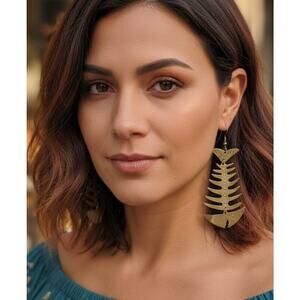 Vintage Fishbone Skeleton Dangling Earrings Silver Tone Metal Fashion Jewelry